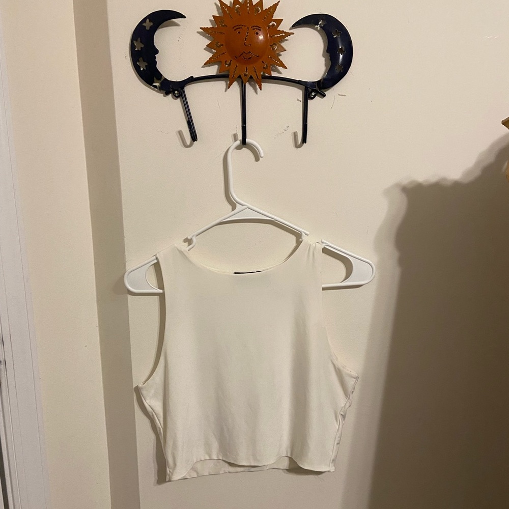 white and grey crop top tanks!